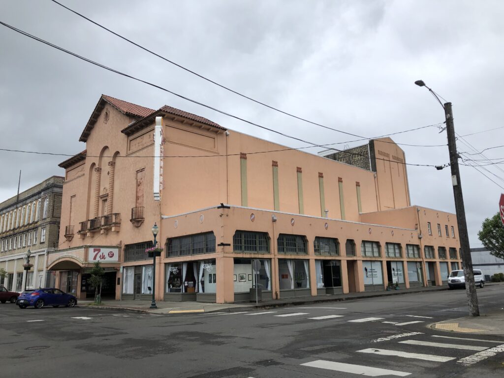 7th Street Theatre, Façade Conservation, Before Treatment